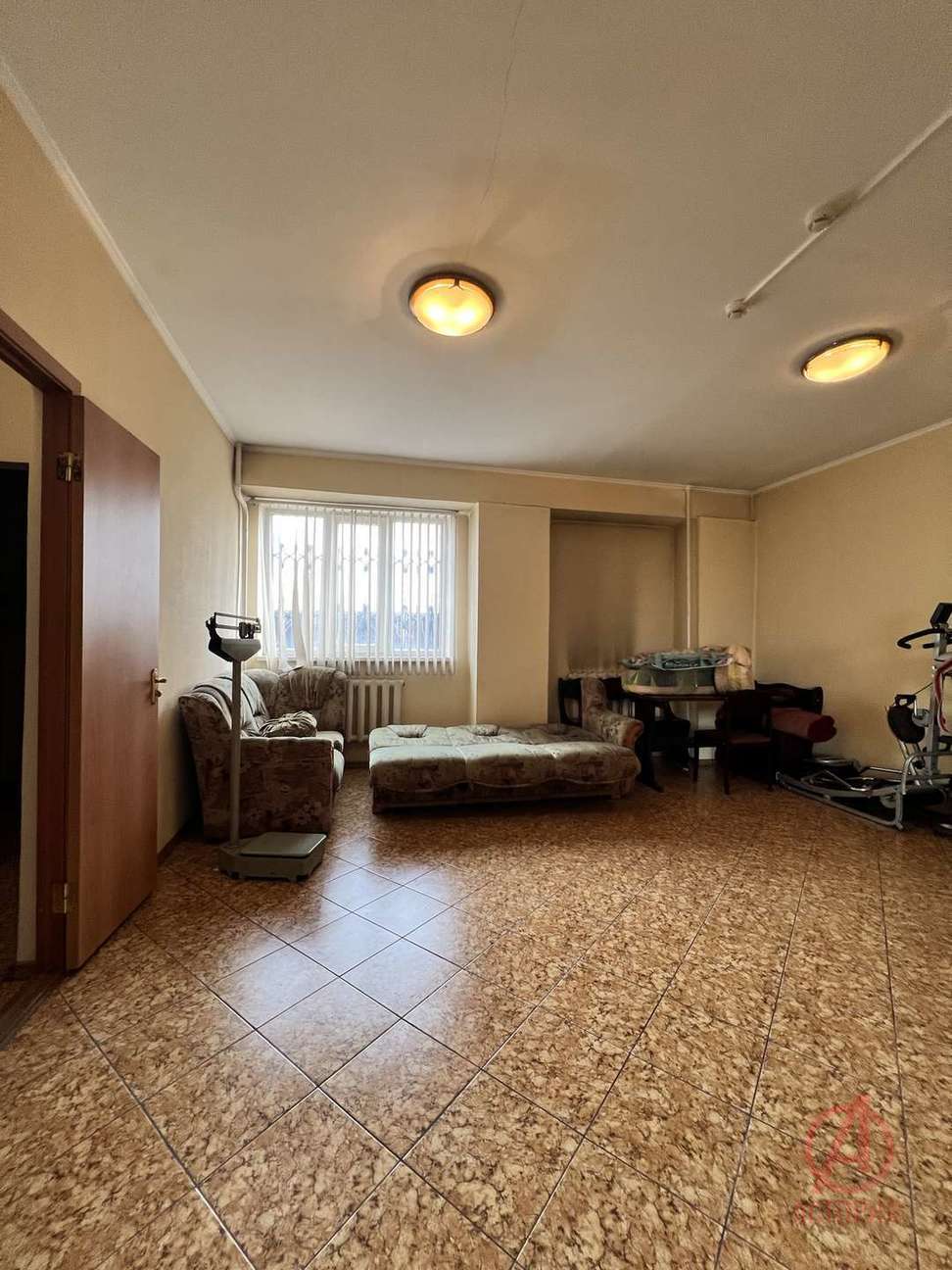 Фотография Универсальное помещение 371.00 м² #7