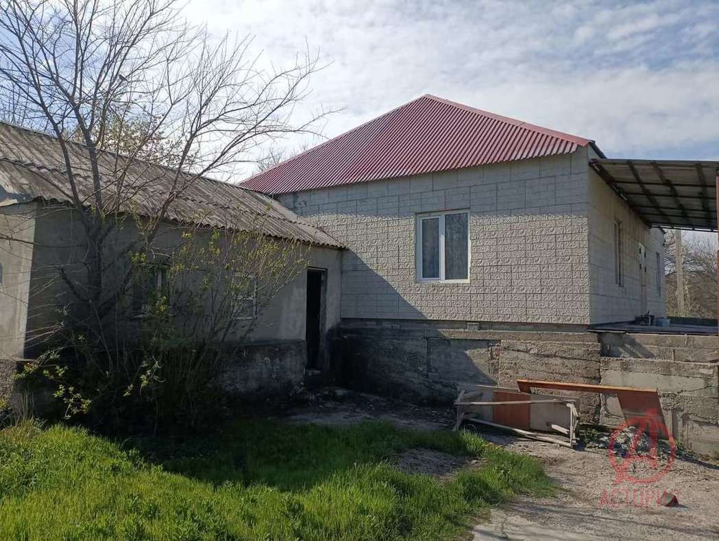 Основная фотография Дом 141.00 м² на участке 10.00 сот.
