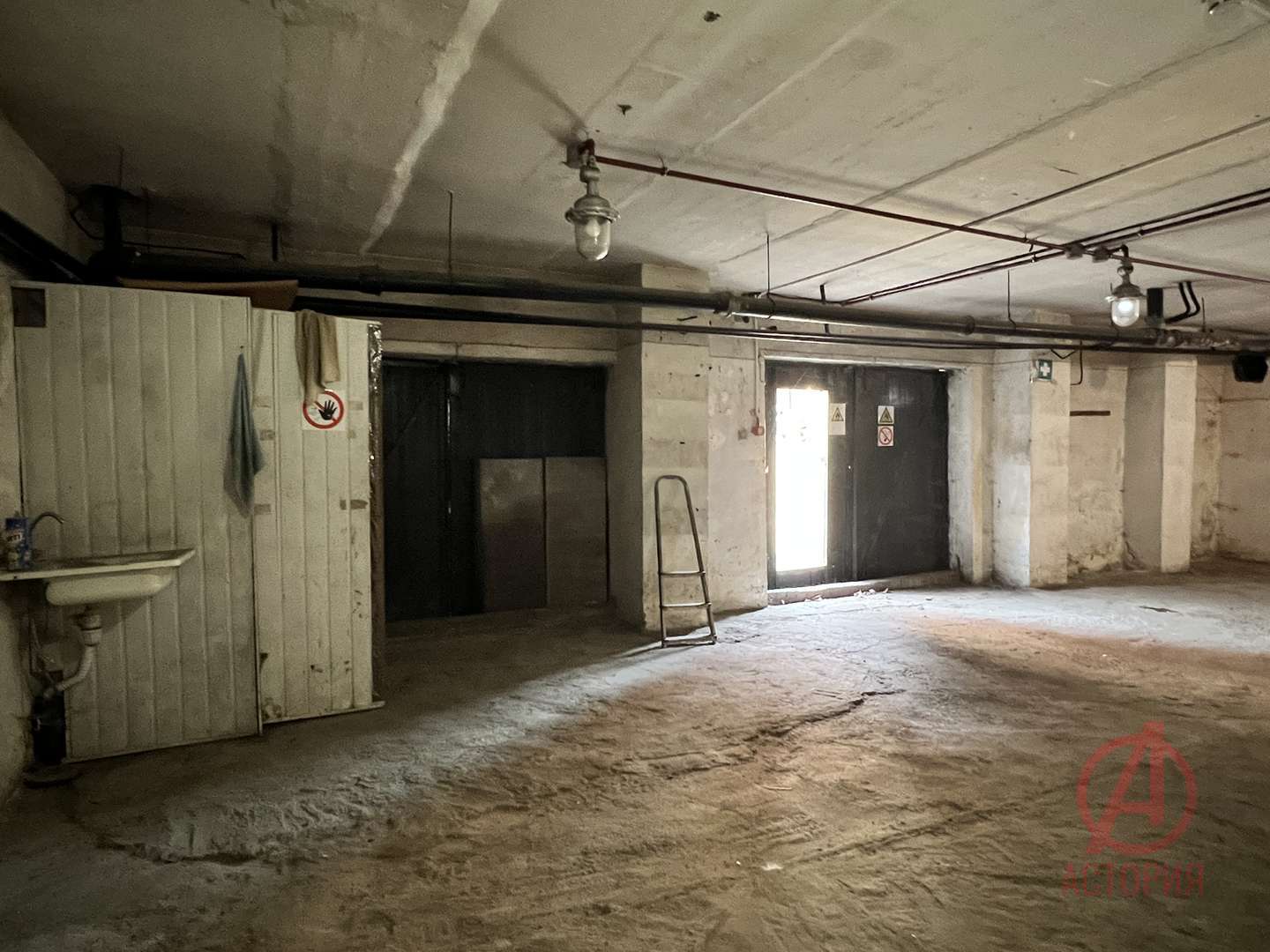 Фотография Универсальное помещение 371.00 м² #19