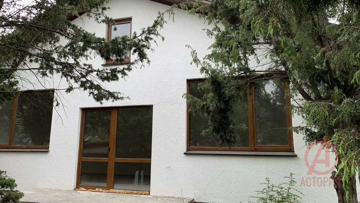 Основная фотография Дом 100.00 м² на участке 4.00 сот.