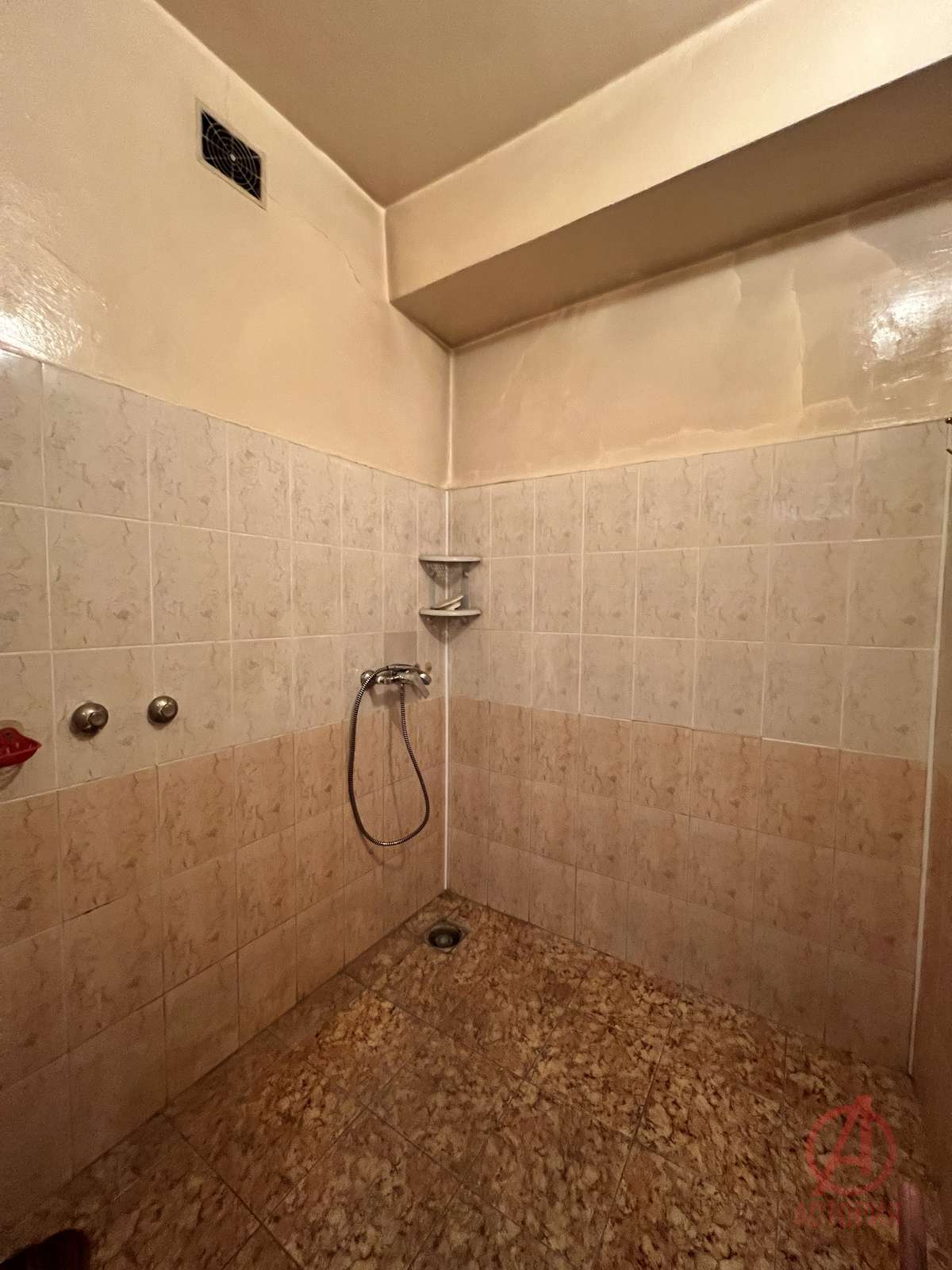 Фотография Универсальное помещение 371.00 м² #11
