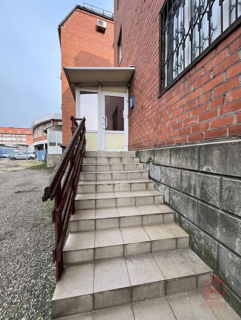 Фотография Универсальное помещение 371.00 м² #1