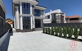 Дом 210.00 м² на участке 3.70 сот.