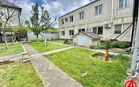 Универсальное помещение 400.00 м² 
